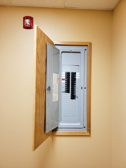 More Photos Of Dell Range Blvd & Grandview Ave, Cheyenne Flex For Lease