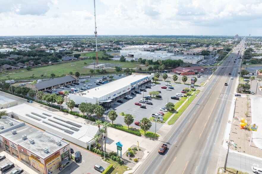 More Photos Of 6100 N 10th St, McAllen Storefront For Lease