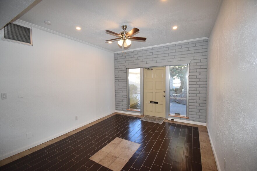 More Photos Of 3711 Admiral St, El Paso Office For Lease