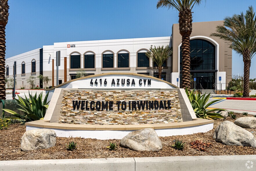 More Photos Of 4416 Azusa Canyon Rd, Irwindale Distribution For Lease