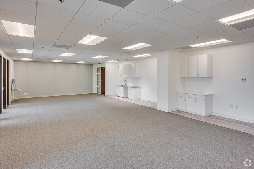 More Photos Of 3111 N Tustin Ave, Orange Office For Lease