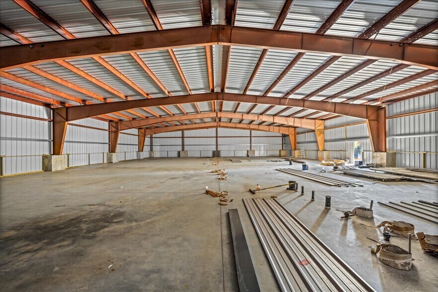 More Photos Of 15 Technology Dr, Auburn Warehouse For Lease