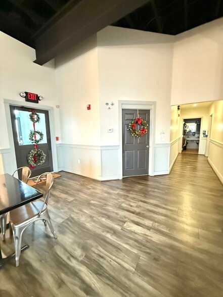 More Photos Of 1619 N 1st St, Hermiston Restaurant For Lease