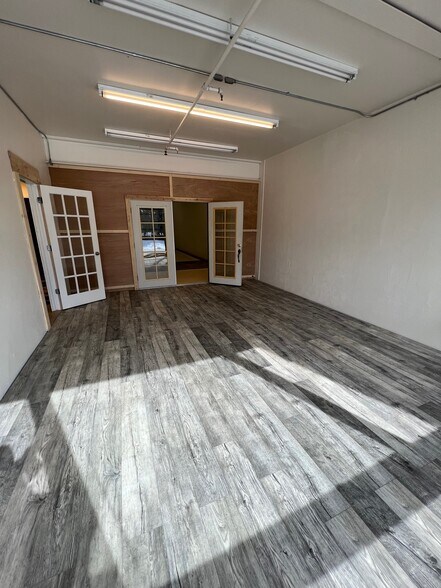More Photos Of 501-537 W 66th St, Loveland Flex For Lease