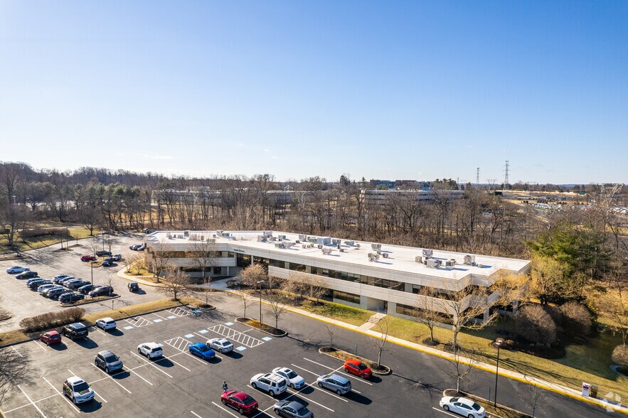 More Photos Of 925 Harvest Dr, Blue Bell Unknown For Lease