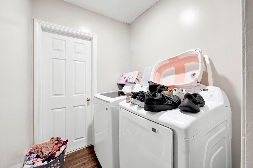 More Photos Of 11316-11318 S Vermont Ave, Los Angeles Storefront For Sale