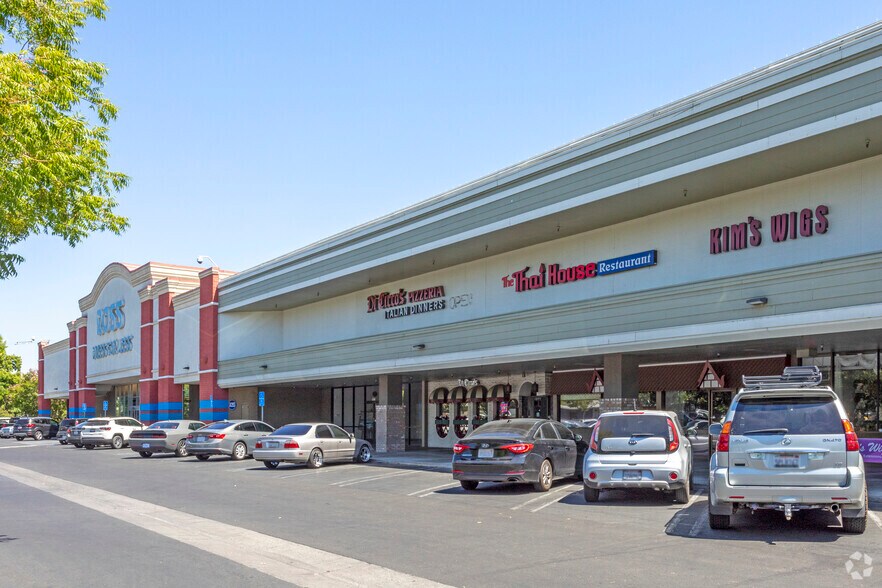 More Photos Of 1029-1077 E Shaw, Fresno Unknown For Lease