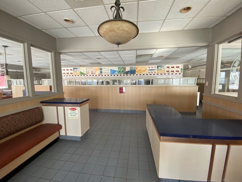 More Photos Of 1280 E Pershing Rd, Decatur Restaurant For Sale