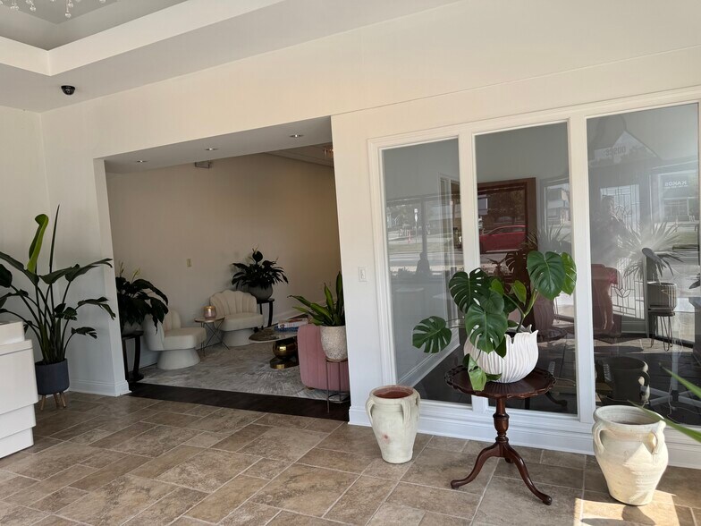 More Photos Of 33200 Woodward Ave, Birmingham Storefront Retail Office For Lease