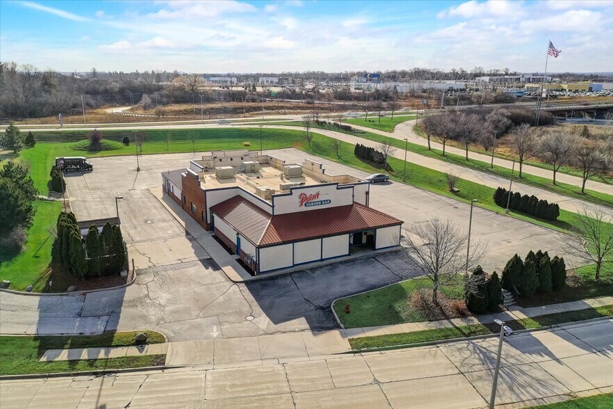 More Photos Of 10950 W Good Hope Rd, Milwaukee Restaurant For Sale