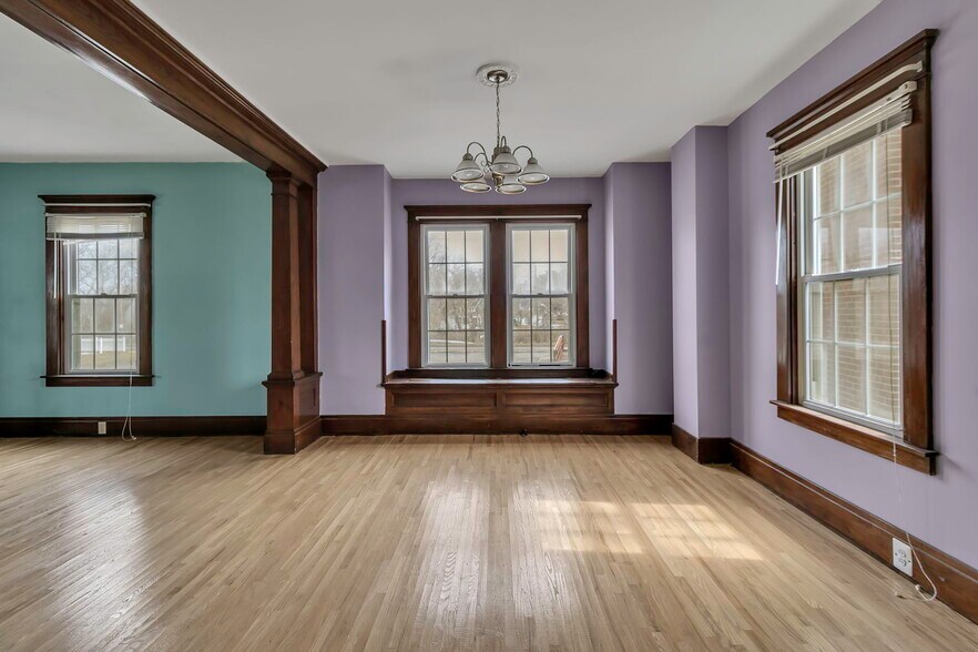 More Photos Of 646 Cayuga Dr, Niagara Falls Religious Facility For Sale