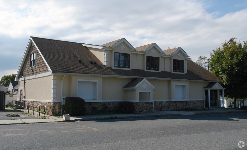 More Photos Of 47 Tennent Rd, Morganville Restaurant For Sale