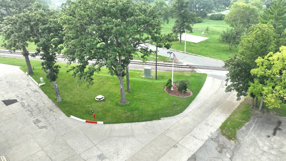 More Photos Of 200 N 8th Ave E, Newton Industrial For Sale