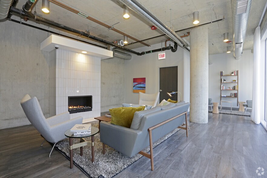 More Photos Of 215 W Lake St, Chicago Apartments For Lease