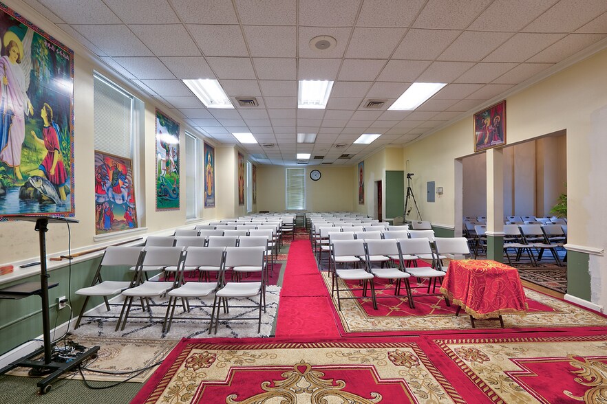 More Photos Of 4800 31st St S, Arlington Specialty For Sale