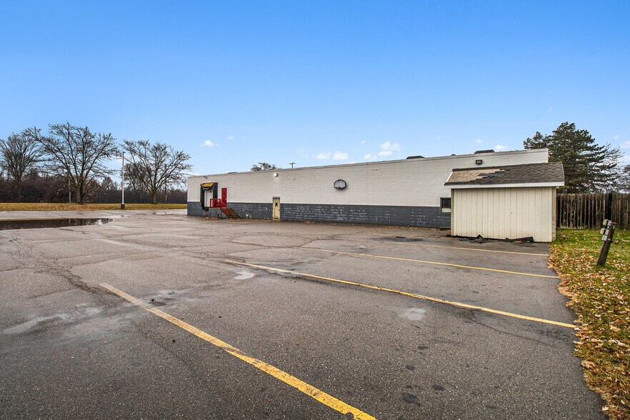 More Photos Of 1507 Walli Strasse Dr, Burton Freestanding For Sale