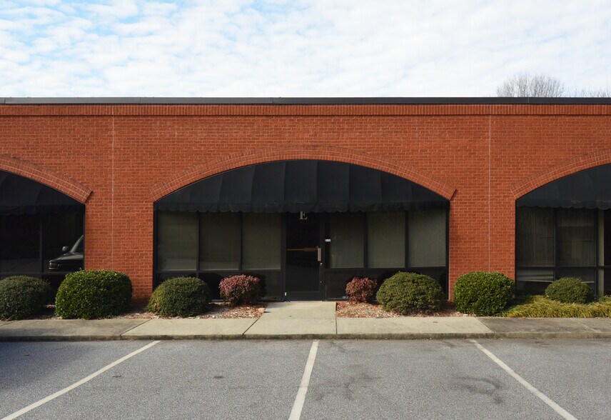 More Photos Of 2235 Lewisville Clemmons Rd, Clemmons Office Residential For Lease