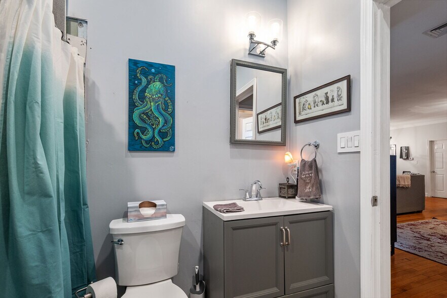 More Photos Of 140 Clinton St, Schenectady Storefront Retail Residential For Lease