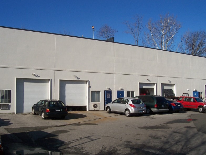 More Photos Of 130 Lenox Ave, Stamford Warehouse For Sale