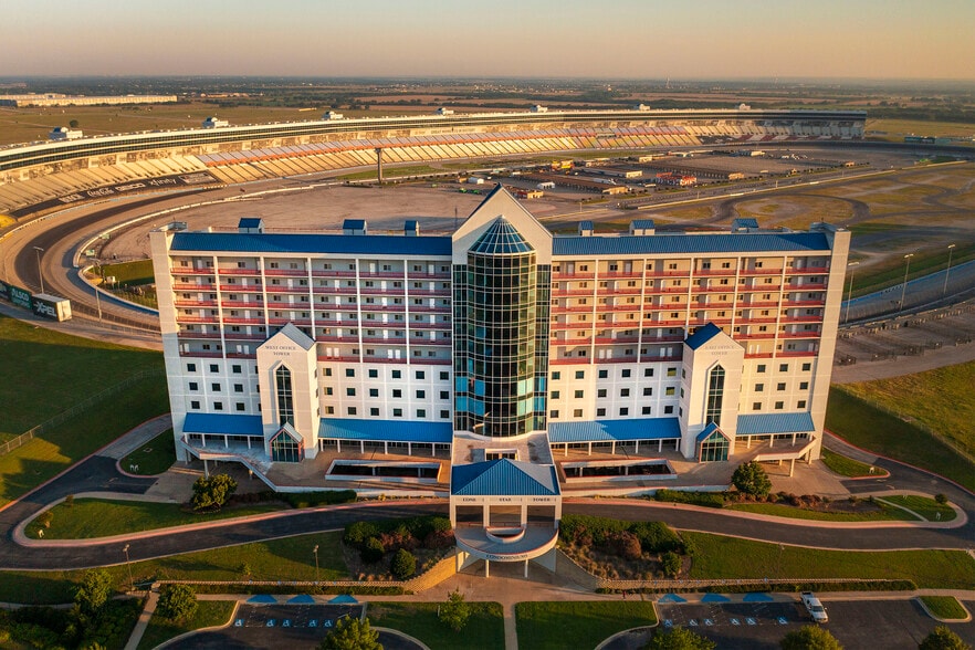 More Photos Of 3575 Lone Star Cir, Fort Worth Apartments For Sale