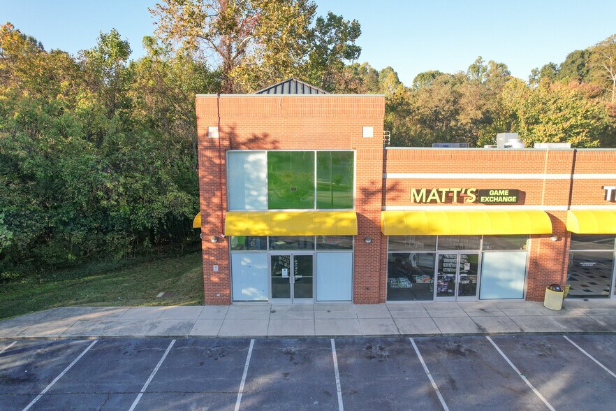 More Photos Of 3743 Battleground Ave, Greensboro Unknown For Lease