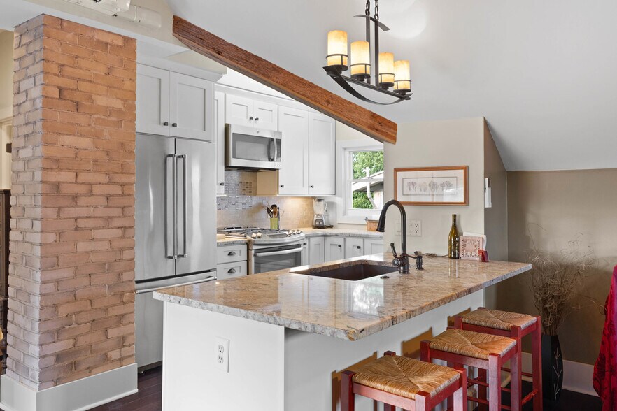 More Photos Of 62 Empire Blvd, Rochester Medical For Sale