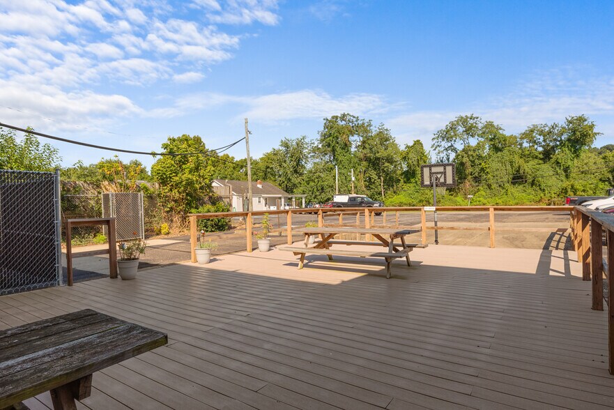 More Photos Of 240 3rd Ave, Gallipolis Flex For Sale