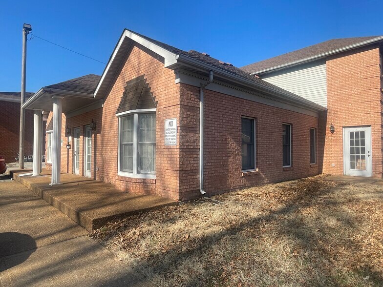 More Photos Of 2132 Pontoon Rd, Granite City Office For Sale