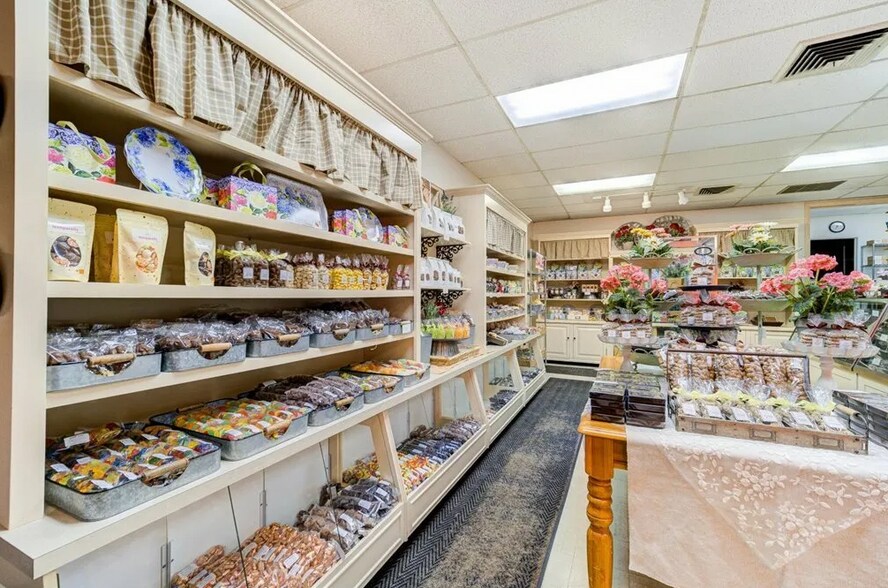 More Photos Of 269 Main St, Beacon Storefront For Sale