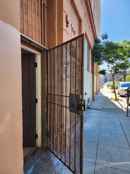 More Photos Of 2676-2678 W Pico Blvd, Los Angeles Storefront For Lease