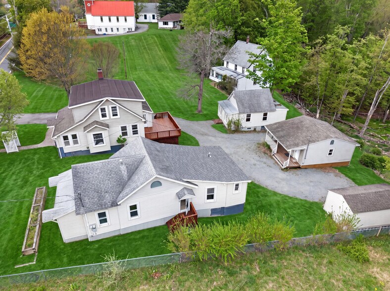 More Photos Of 48 - 50 Horseshoe Lake, Kauneonga Lake Apartments For Sale