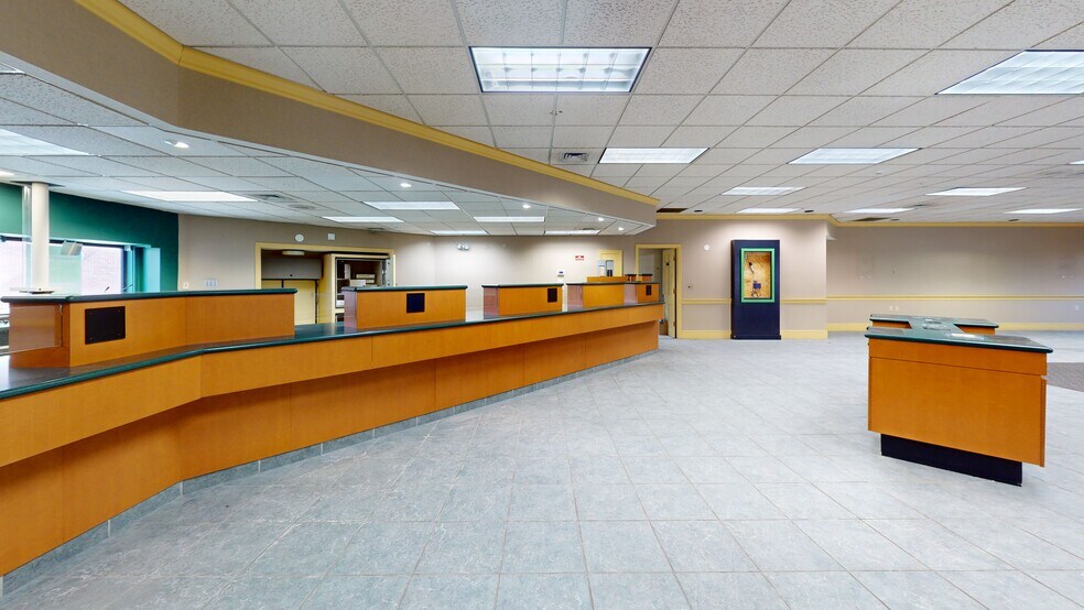 More Photos Of 184 Route 101, Bedford Bank For Lease