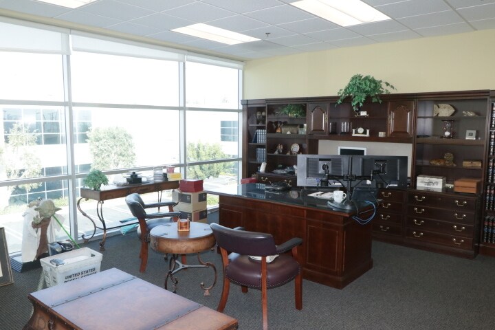 More Photos Of 2816 Columbia St, Torrance Light Distribution For Lease
