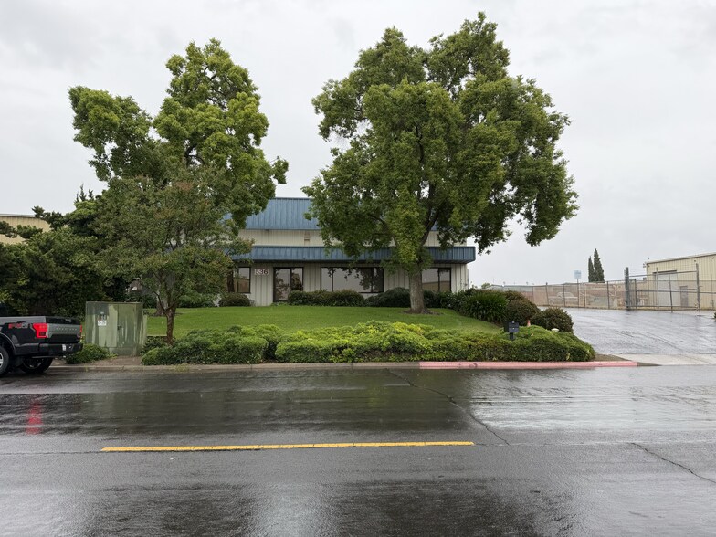 Primary Photo Of 536 Hi Tech Pky, Oakdale Warehouse For Sale