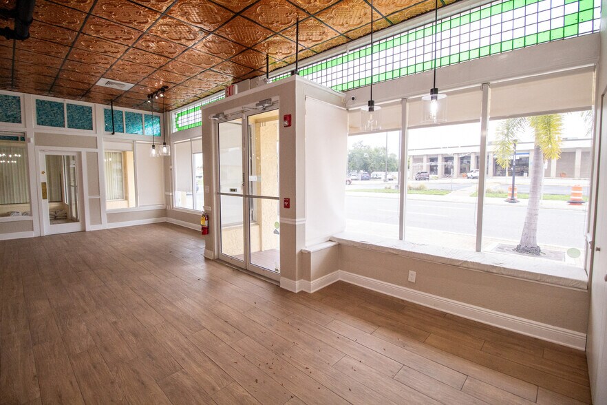 More Photos Of 121 E Marion Ave, Punta Gorda Storefront Retail Office For Sale