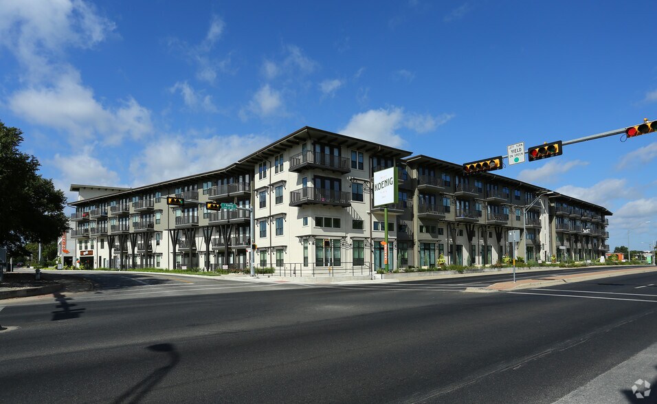 More Photos Of 403 E Koenig Ln, Austin Apartments For Lease