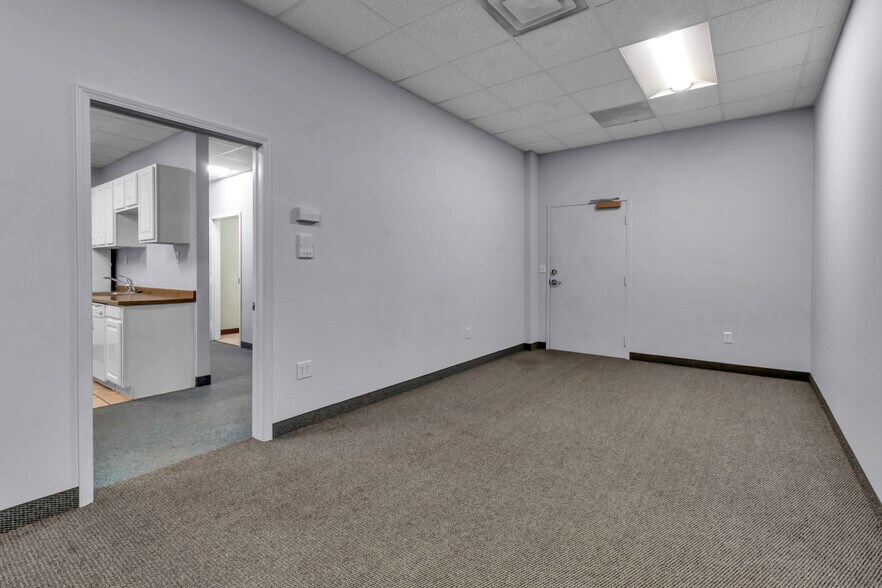 More Photos Of 1083 Delaware Ave, Buffalo Medical For Lease