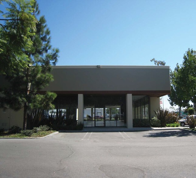 More Photos Of 1554 E Warner Ave, Santa Ana Freestanding For Lease