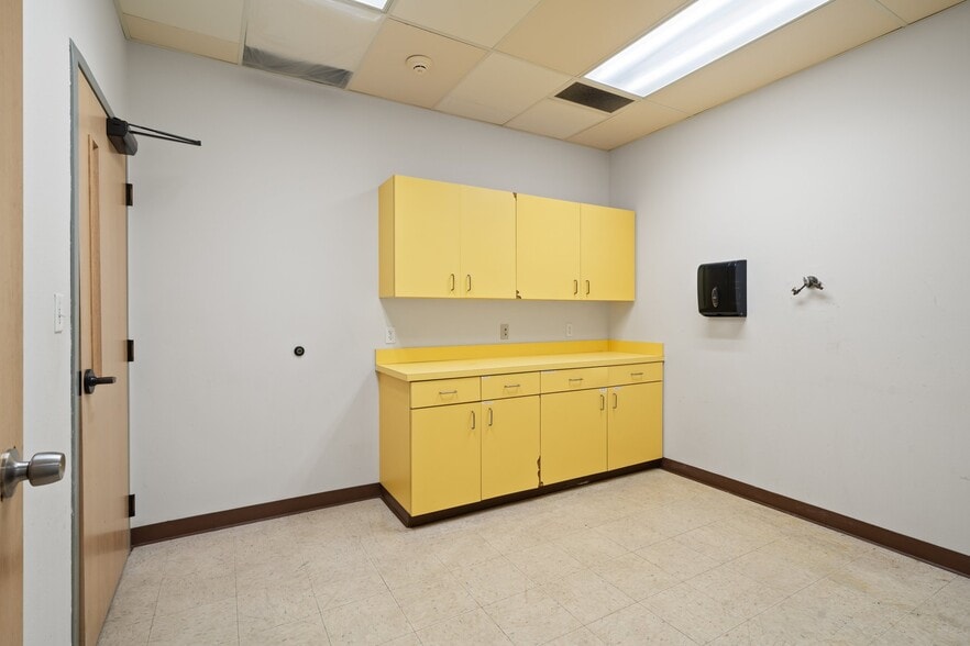More Photos Of 1321 Martin Luther King Jr Way, Tacoma Office For Sale
