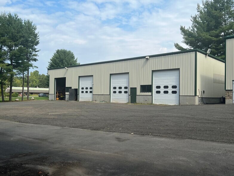 More Photos Of 50 Newberry Rd, East Windsor Service For Lease