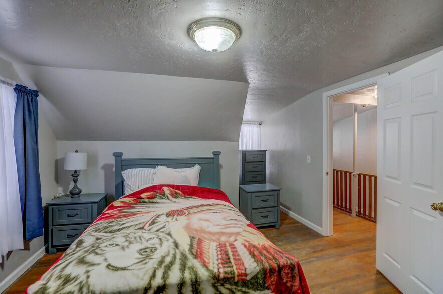 More Photos Of 305 N 3rd St, Mccall Freestanding For Sale