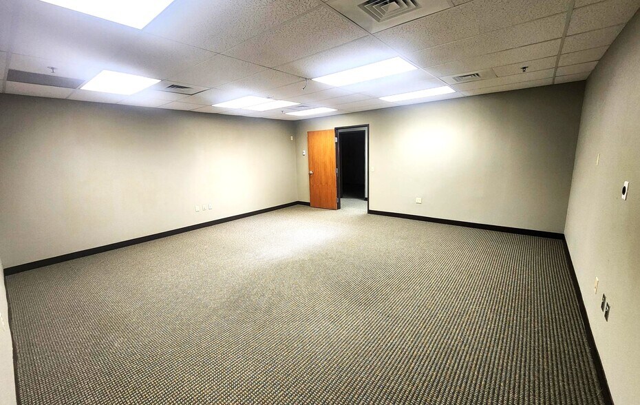 More Photos Of 899 US Hwy 287, Broomfield Medical For Sale