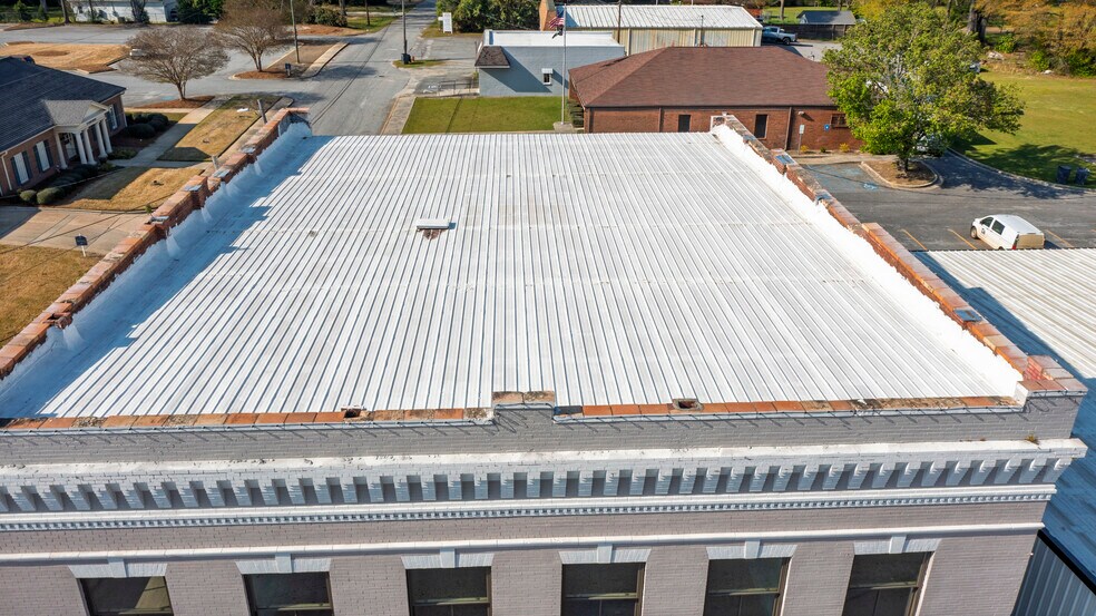 More Photos Of 18109 Main St, Woodbury Storefront Retail Office For Sale