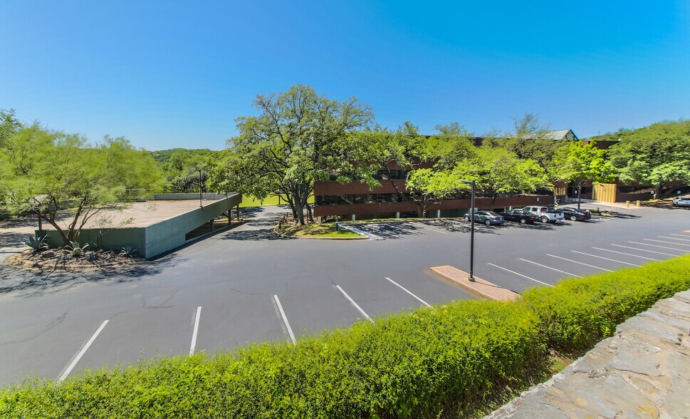 More Photos Of 8834 N Capital of Texas Hwy, Austin Office For Lease