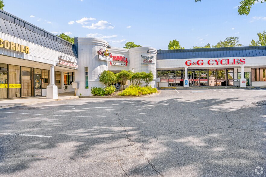 More Photos Of 11235 Alpharetta Hwy, Roswell Storefront For Lease