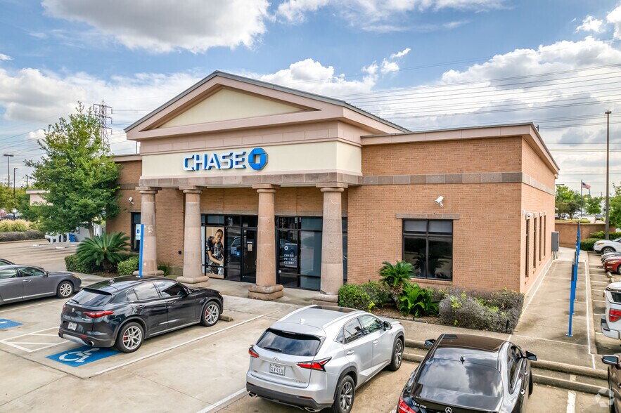 More Photos Of 3245-3285 Southwest Fwy, Houston Unknown For Lease