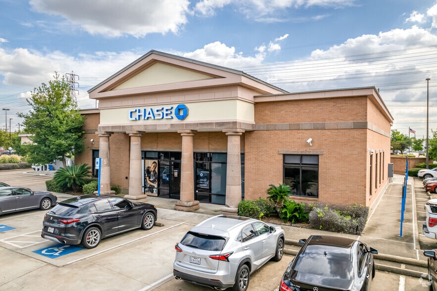 More Photos Of 3245-3285 Southwest Fwy, Houston Unknown For Lease