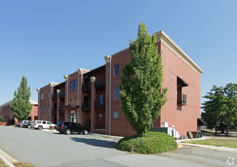 More Photos Of 19701 Bethel Church Rd, Cornelius Office For Sale