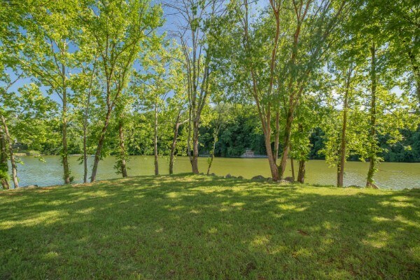 More Photos Of 410 Dinah Shore Blvd, Winchester Office Residential For Sale