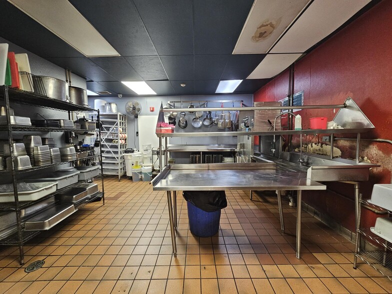 More Photos Of 2505 Manatee Ave E, Bradenton Restaurant For Sale